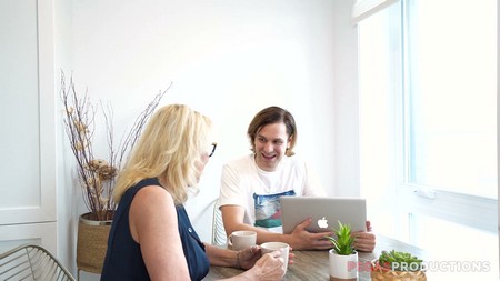 25 11 18 Bianca Fitcougar Squirting Stepmom