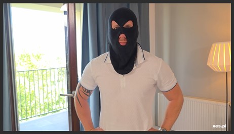 25 09 25 Julia North And Jessica Braun BTS POLISH