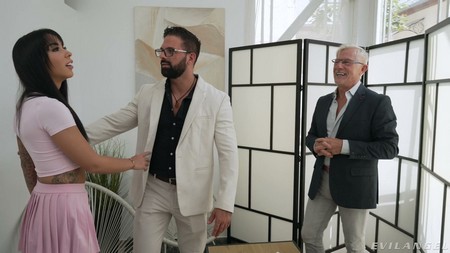 25 11 20 Black Angel