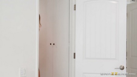 Milfslikeitbig 20 03 08 Rachael Cavalli Making Herself At Home