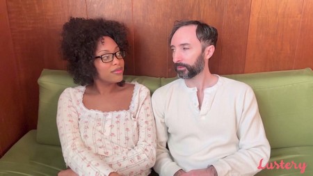 E1996 Jami And Soli Erotic Reading Circle