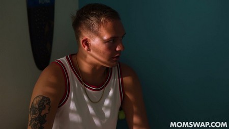 Momswap 22 11 07 Rachael Cavalli And Sedona Reign A Swapping Plan