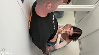 XVideosRed 25 09 16 Rossa Vaxx Aka Rossavaxx My Girlfriend And I Get Caught Having Sex In The Ele…