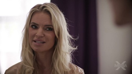 25 10 18 Carina Blair My Cheating Stepmom 2