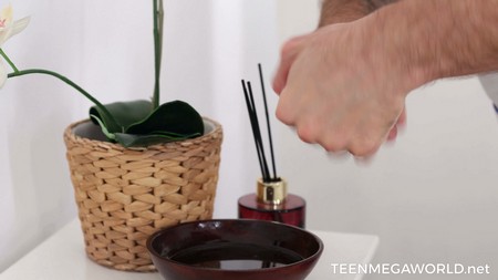 TrickyMasseur 25 12 12 Kate Rose