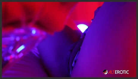 AltErotic 25 06 19 Luna Luxxx In An Artsy 80s Solo