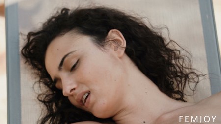 FemJoy 25 12 13 Charlotte Grey Tropical Heat