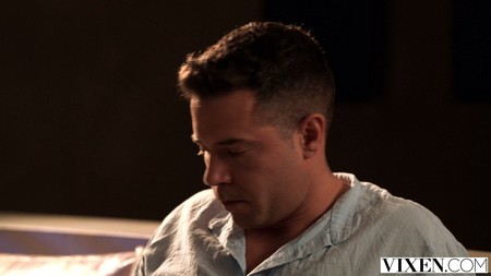 Vixen 25 12 28 Bella Spark